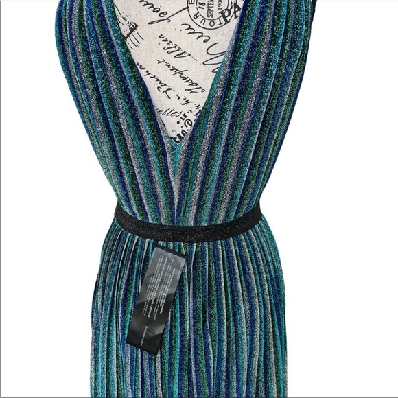 BCBG Dress size large Wore Once - Beautiful Metallic Blues and Greens dress. - Picture 10 of 15